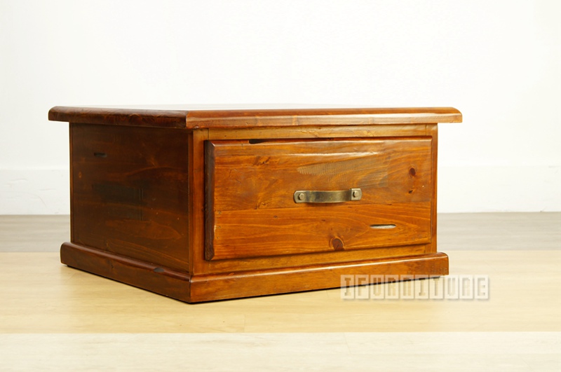 CALINGTON Rustic Pine Lamp Table