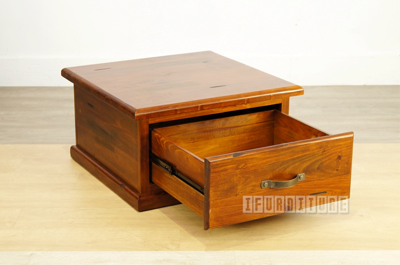 CALINGTON Rustic Pine Lamp Table