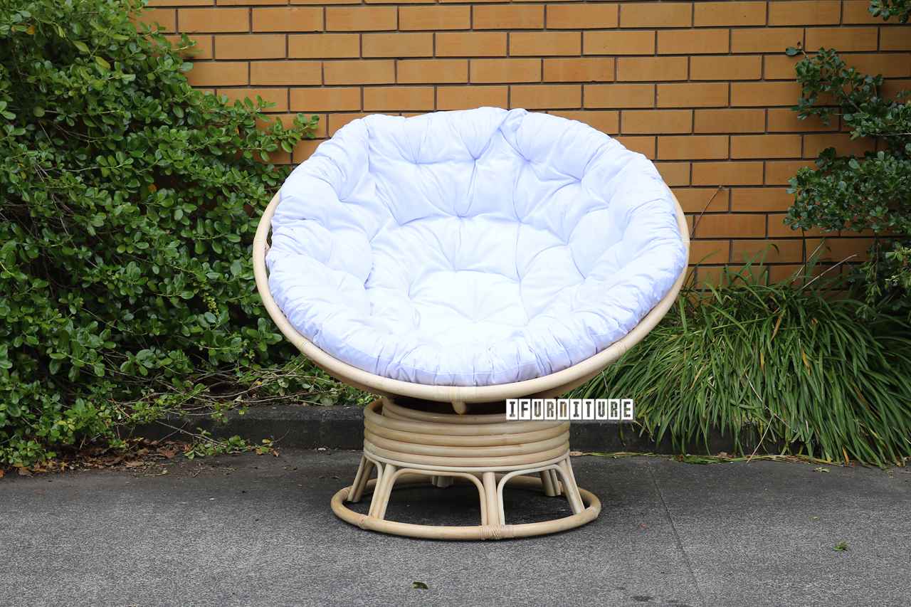 POD IndoorOutdoor Day Bed/ Swirl & Rocking Chair with