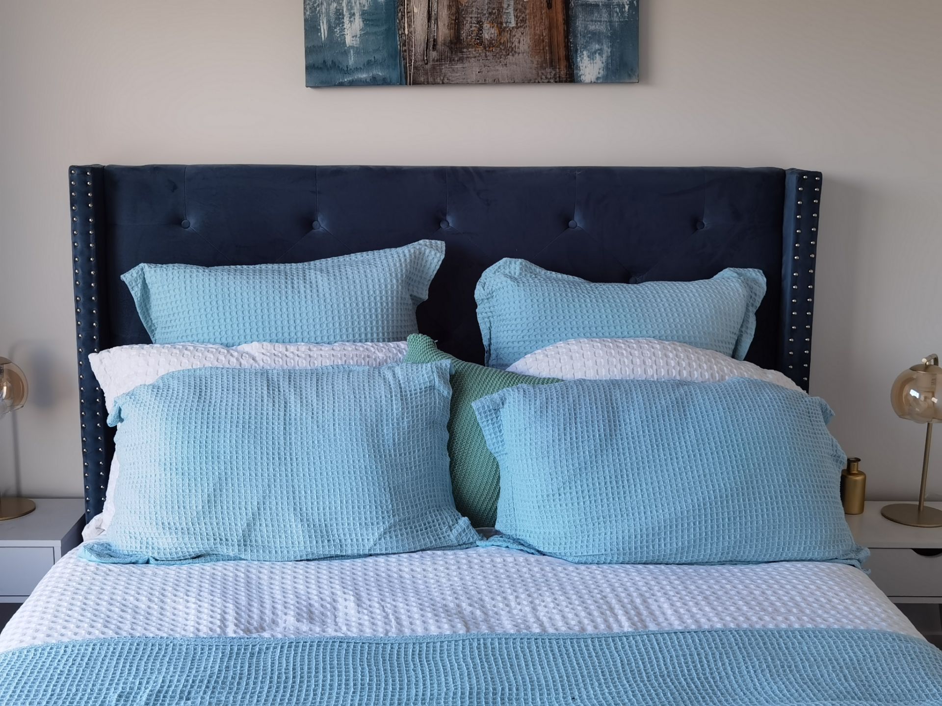 ELY Queen/King Size Velvet Bed Frame (Blue)