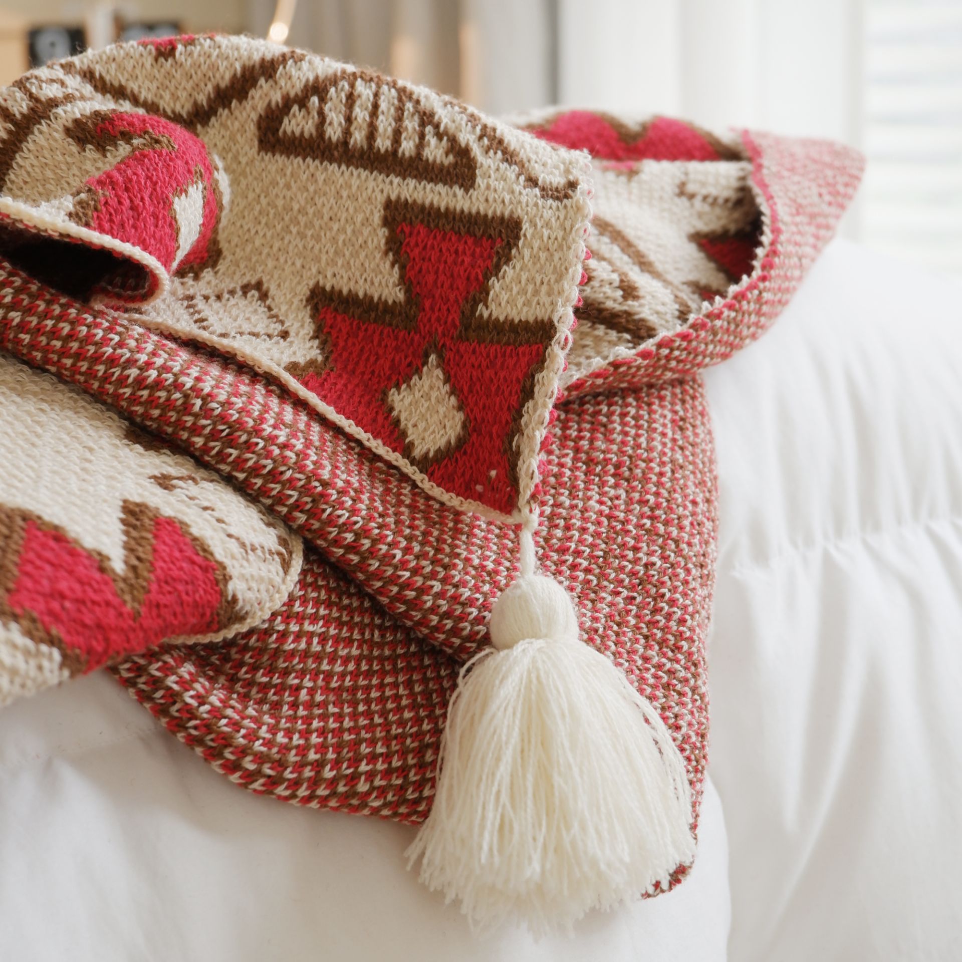 PROVINCE Knitted Throw Blanket with Tassels 130x170cm (Beige-Coffee-Red)