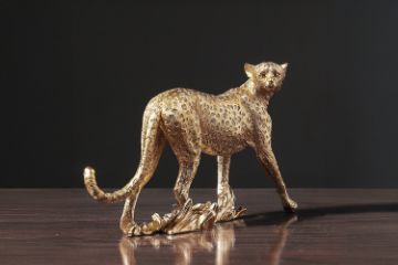 Picture of Cheetah Statue Decor (Standing)