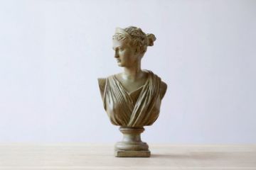 Picture of Classic Roman Bust Sculpture Ornaments Character Figure Resin Sculpture (18cmx32cm)