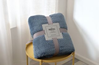 Picture of Soft Pineapple Grid Blanket (150x200) - Blue
