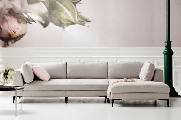 Picture of  [FLOOR MODEL CLEARANCE]  AMELIE Memory Foam Chaise Facing Right Sectional Sofa (Light Grey)